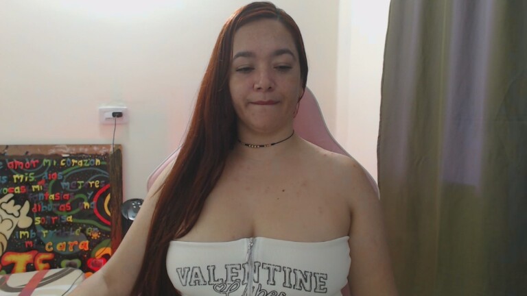 Emmilyy18's Streamate show and profile