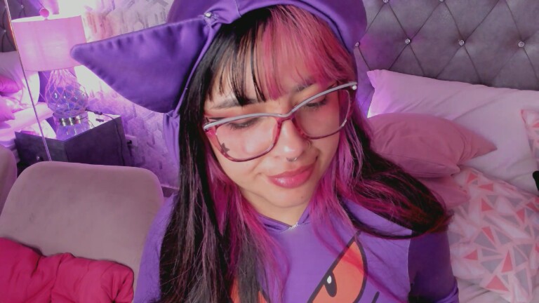 MaddieWaves's Streamate show and profile