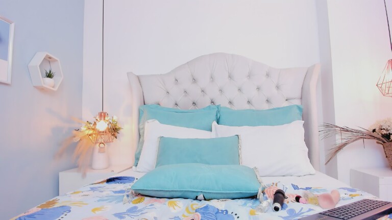 ValeriaLara's Streamate show and profile