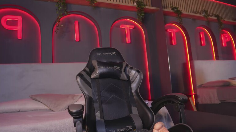 BratzLuxy's Streamate show and profile