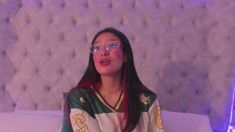 dafne_bss's Streamate show and profile