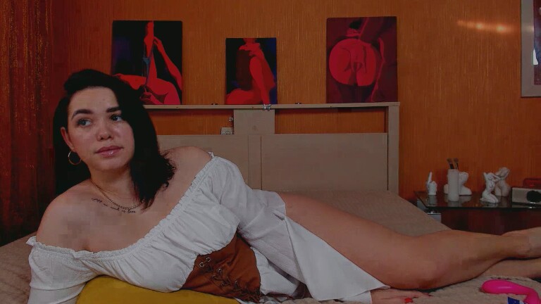 GlamNova's Streamate show and profile