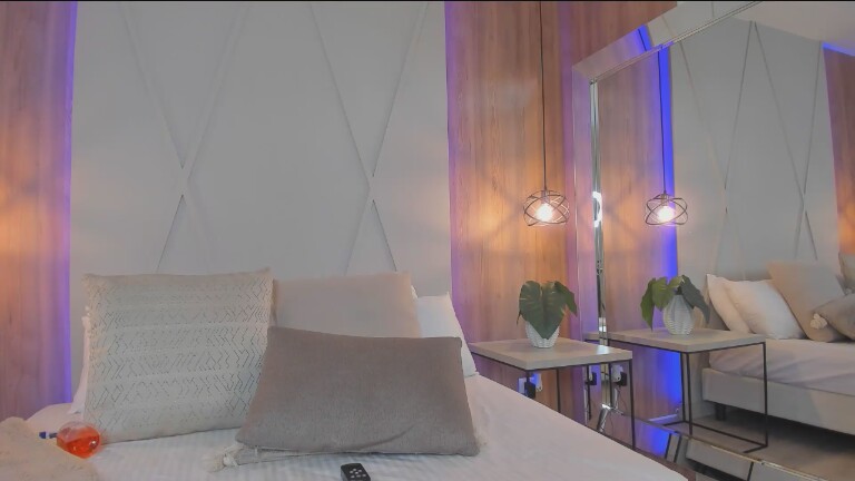 MarieValente's Streamate show and profile