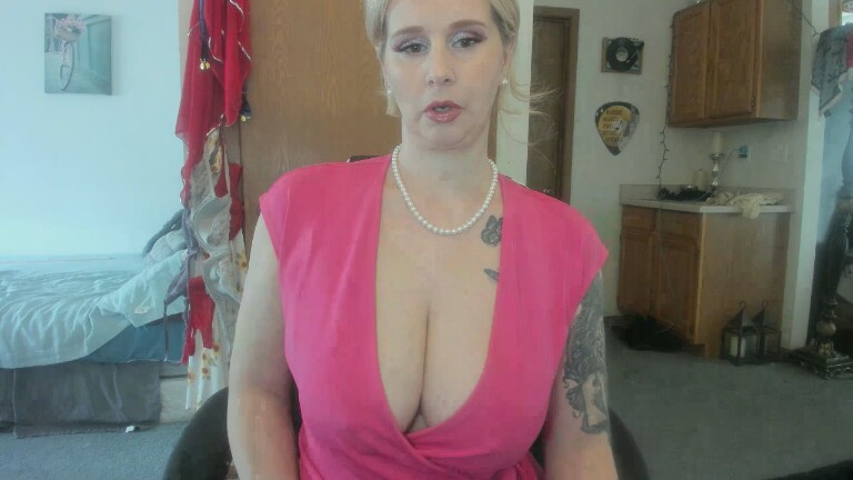 Hottyhousewife18's Streamate show and profile