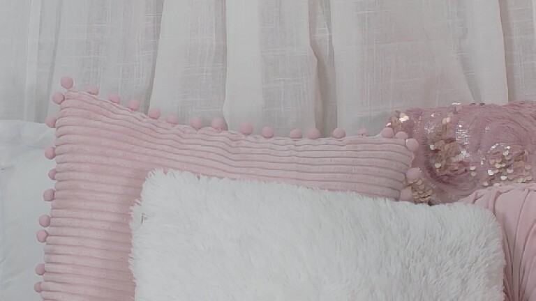 LiaBoston's Streamate show and profile