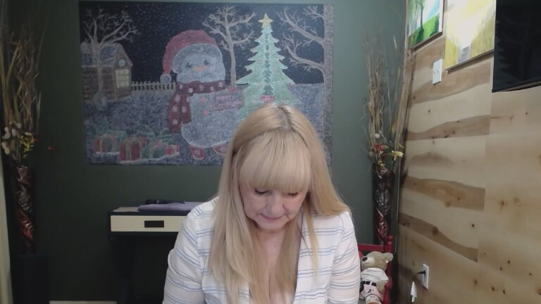 Adrianna_4u's Streamate show and profile