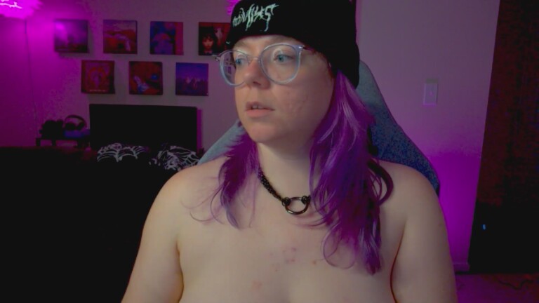 KiraSpitQueen's Streamate show and profile