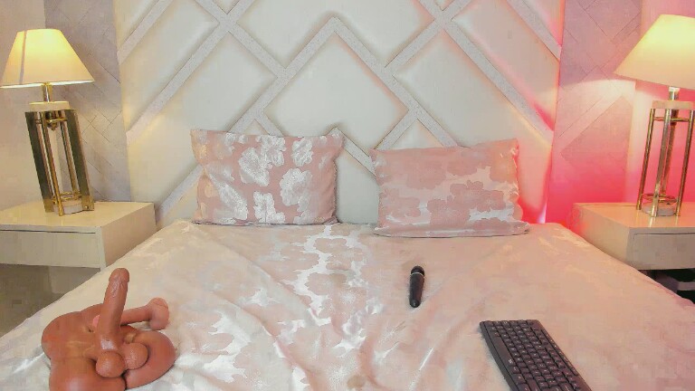 SaraMonserrat's Streamate show and profile