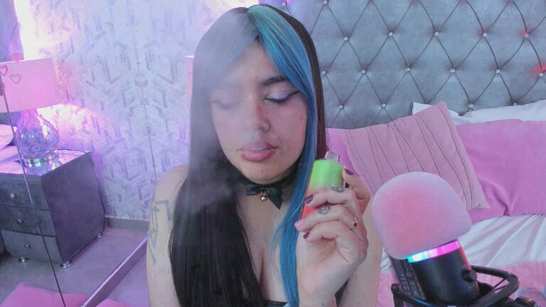 MaddieWaves's Streamate show and profile