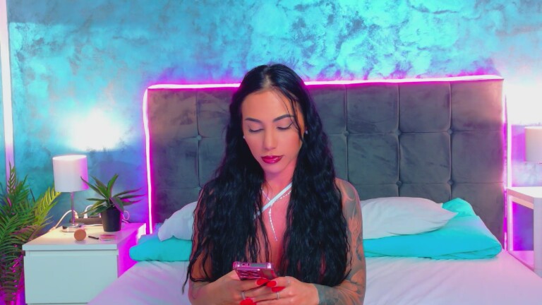 Hazzell's Streamate show and profile