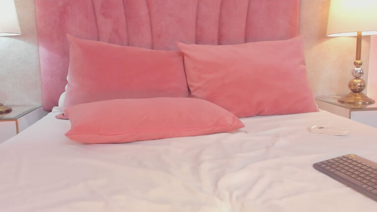 EmmaWeest's Streamate show and profile