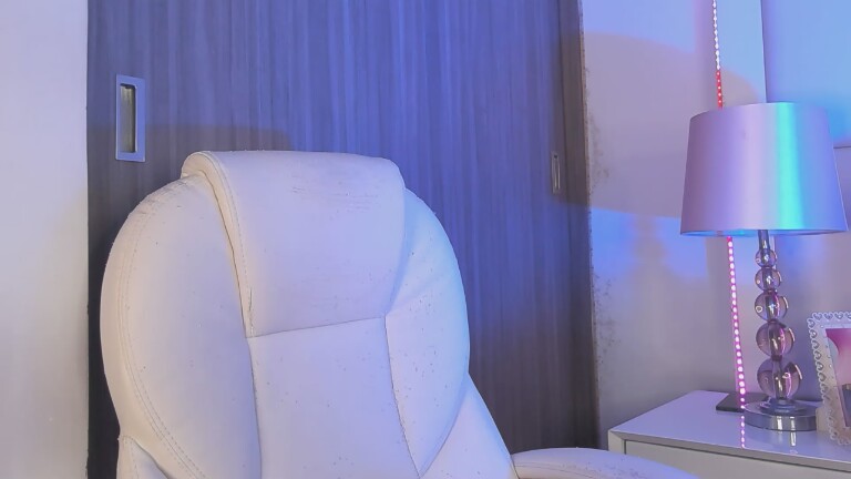 MurielHall's Streamate show and profile