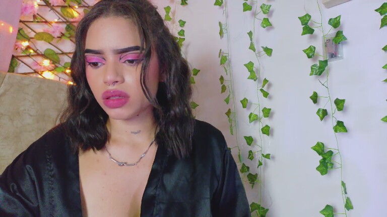 Lara_Gil21's Streamate show and profile