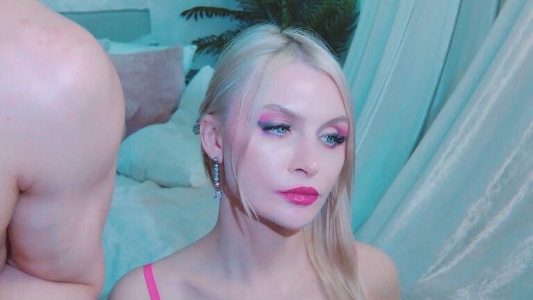 DenLina's Streamate show and profile