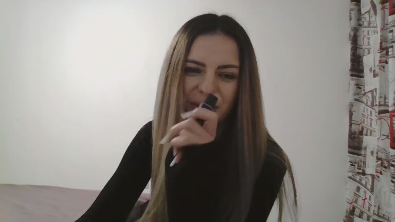 EMYILIA's Streamate show and profile