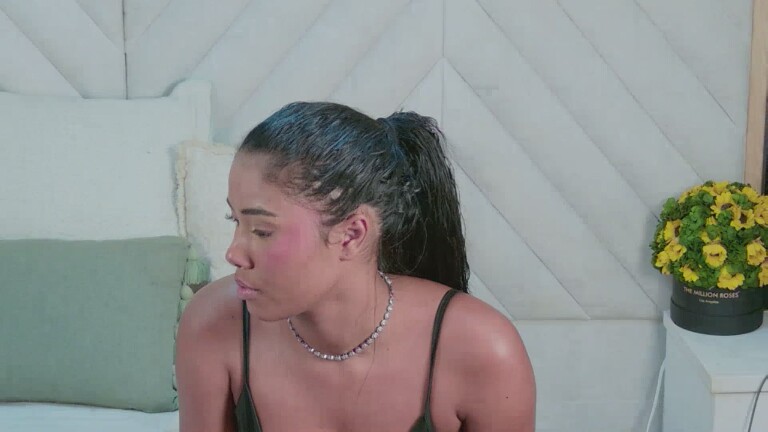 KarinaSanz's Streamate show and profile