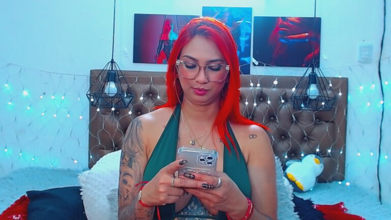 AngelicaRed021's Streamate show and profile