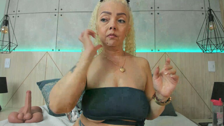 MadisonBecker's Streamate show and profile