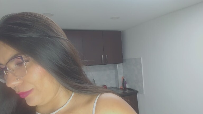 LunaDumont's Streamate show and profile