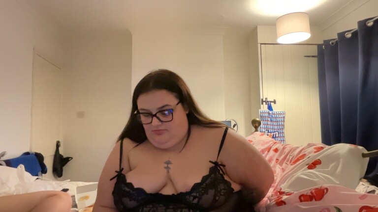 Juicyxlucyx's Streamate show and profile