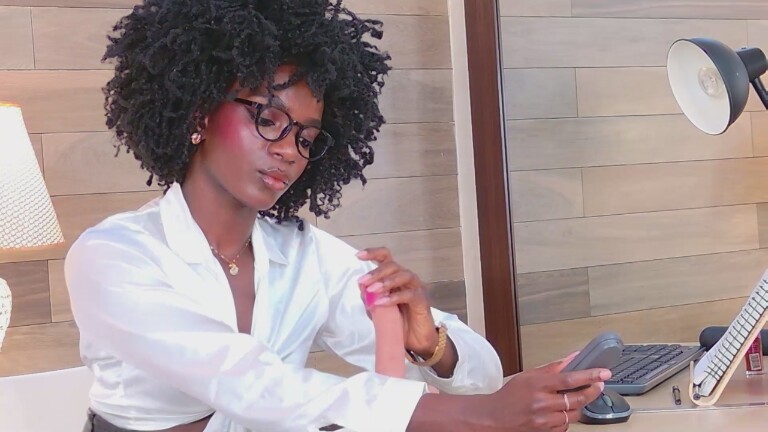 YaraDavis's Streamate show and profile