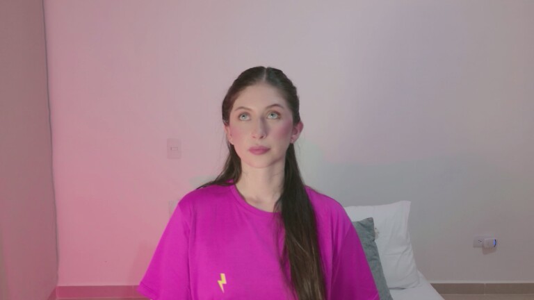 EmmaShaykk's Streamate show and profile