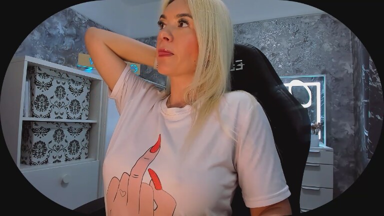 BE_WOW's Streamate show and profile