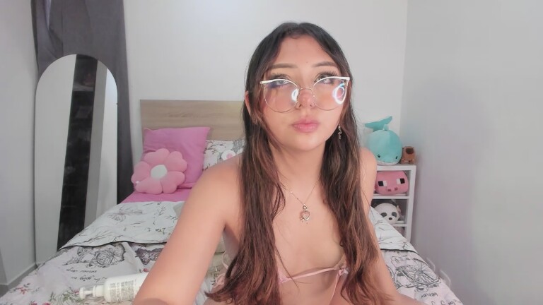 EmyGom3zz's Streamate show and profile