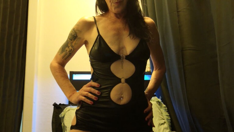 KickassMILF's Streamate show and profile