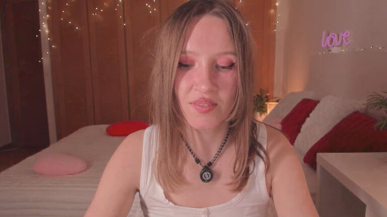 EmilyJune's Streamate show and profile