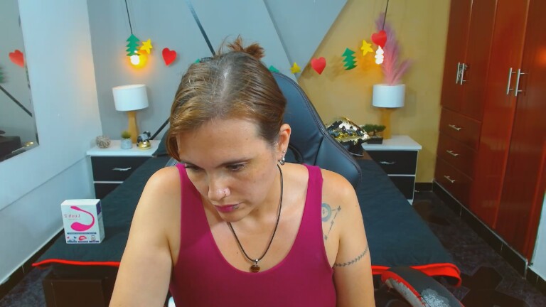 ConieMoss's Streamate show and profile