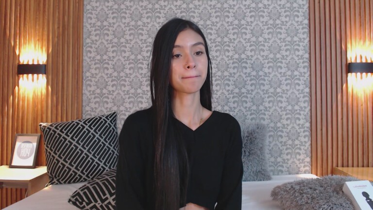 Charlotte_18's Streamate show and profile