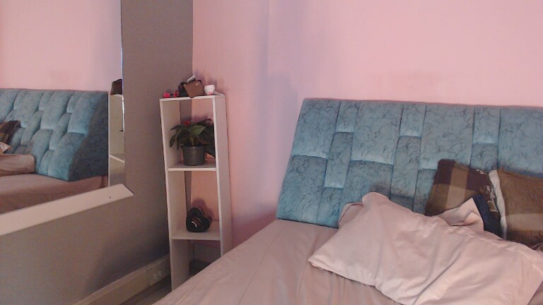 Camila_Cox's Streamate show and profile