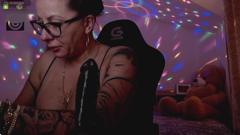 SonyaDevon's Streamate show and profile