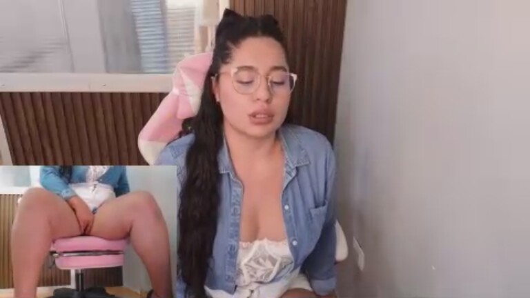 SharaThomas's Streamate show and profile