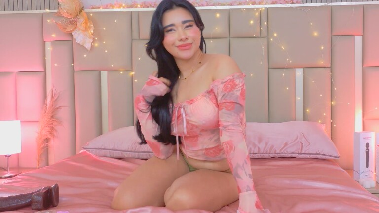 RoxyLyne's Streamate show and profile