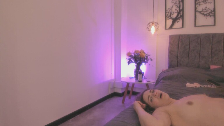 AndyyandEmmaa's Streamate show and profile