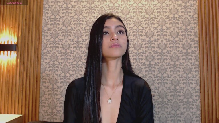 Charlotte_18's Streamate show and profile