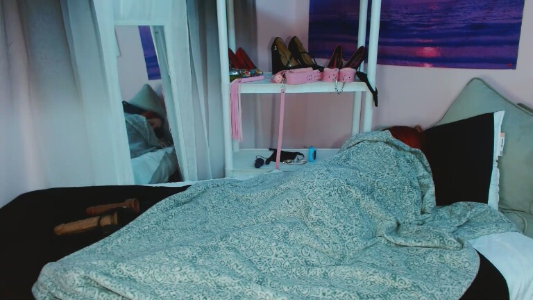 FoxyLilly's Streamate show and profile