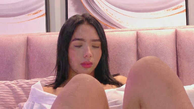 HilaryQueen's Streamate show and profile