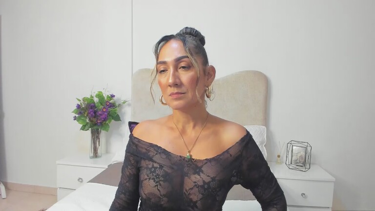 MaliaDavis's Streamate show and profile