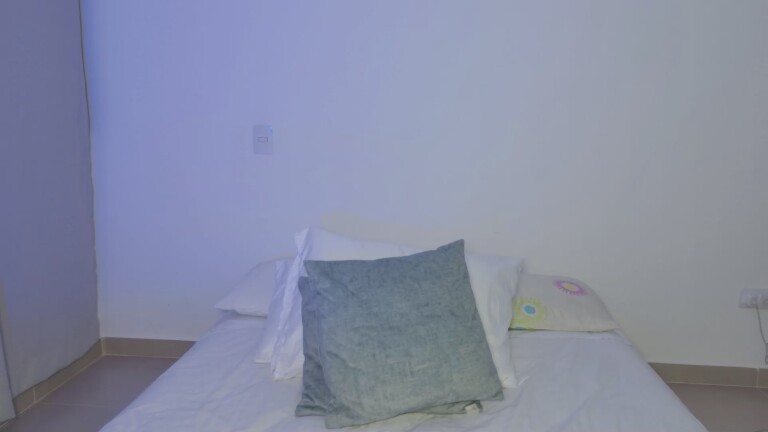 EmmaShaykk's Streamate show and profile