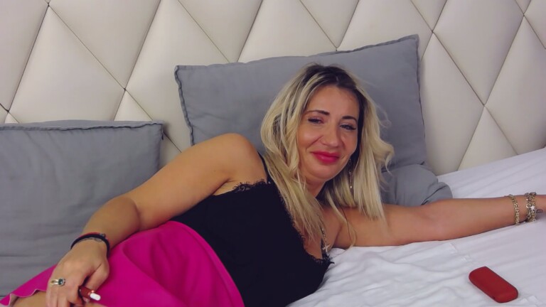 GinaBear's Streamate show and profile