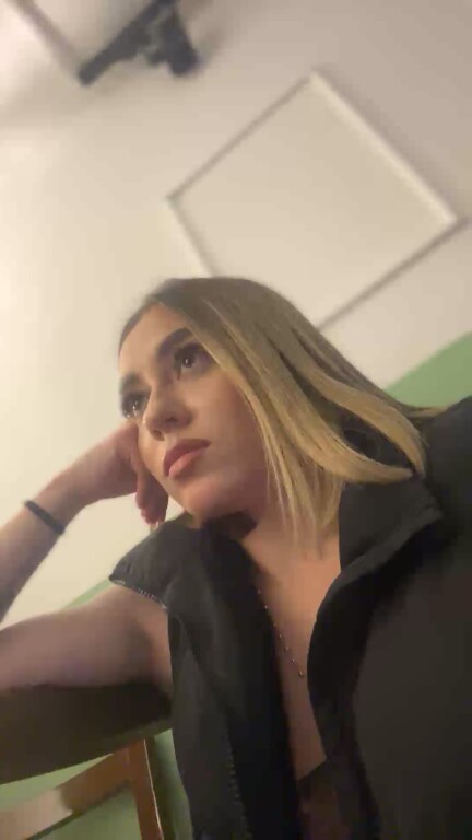 MadisonReeds's Streamate show and profile