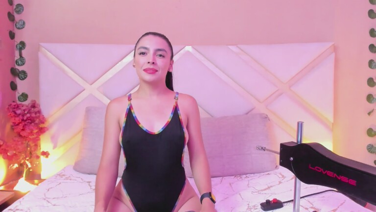 SaraSstonee's Streamate show and profile