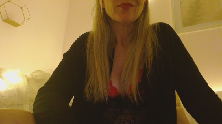 MissMilaRae's Streamate show and profile