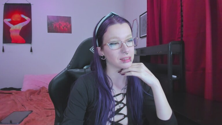 NikkiVill's Streamate show and profile