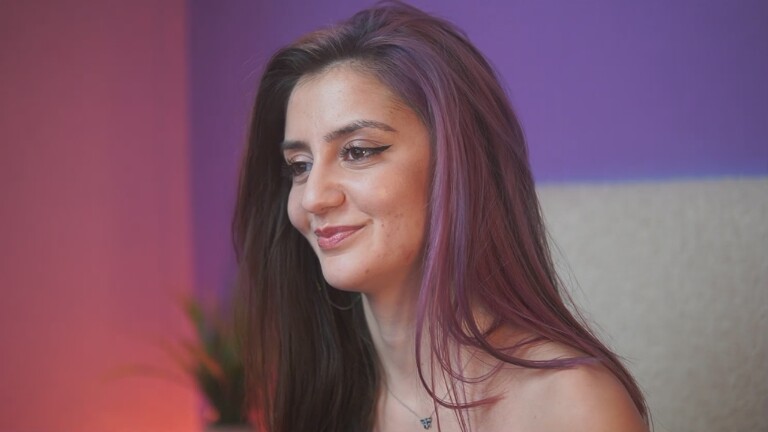 SabrinaHope's Streamate show and profile