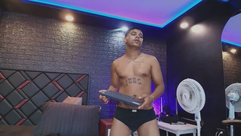 Dannysamm's Streamate show and profile