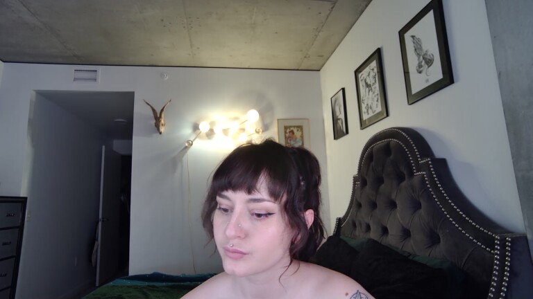 QueenAvaline's Streamate show and profile